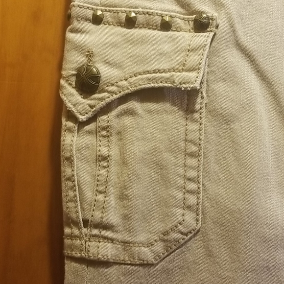 Antique Rivet Khaki Jeans - Picture 8 of 16